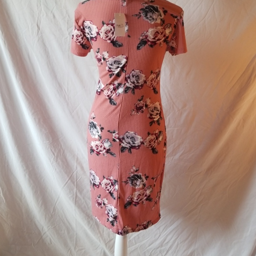 Dress - Picture 3 of 4